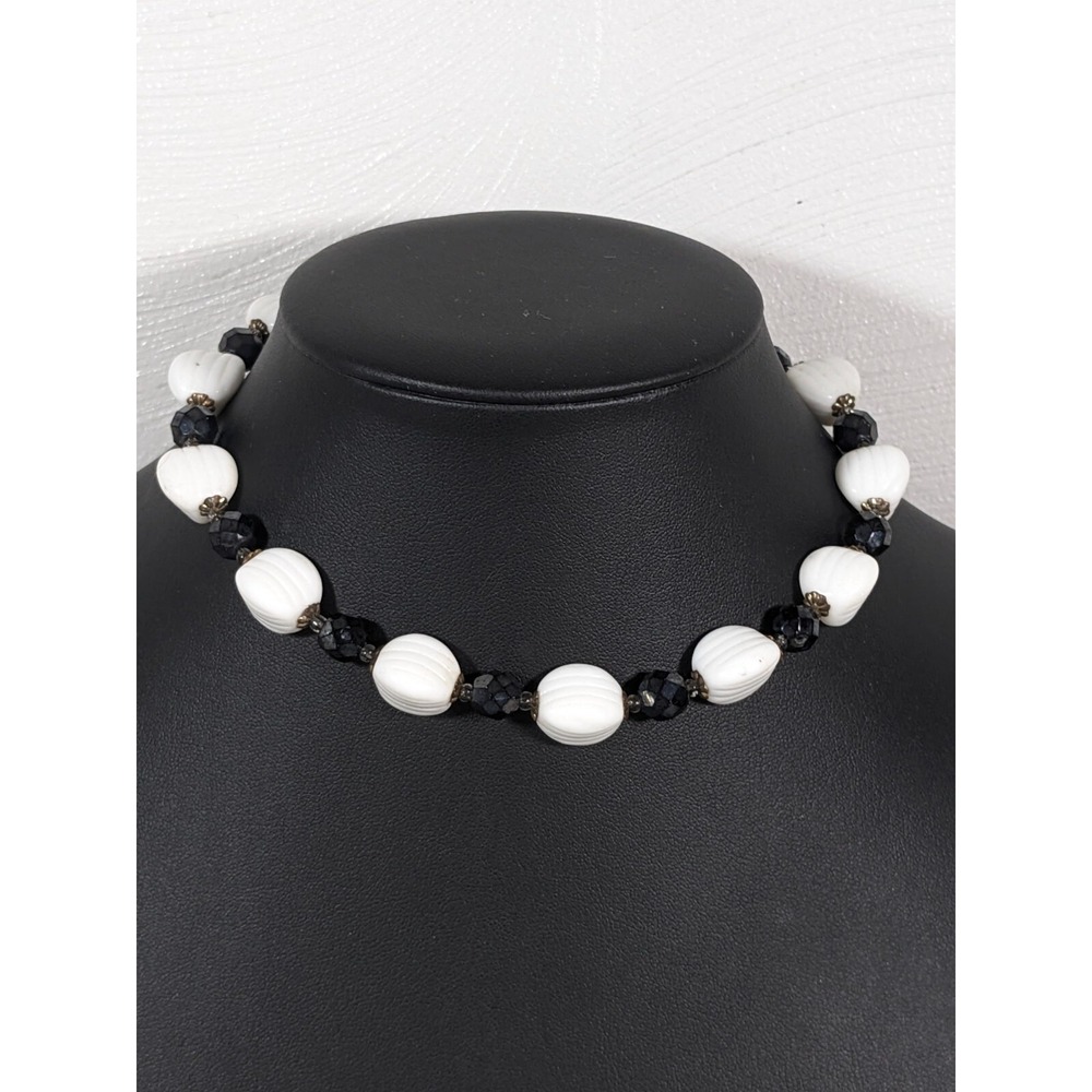 Vintageā Black White Glass Bead Choker Necklace Mid Century 14.5 inches